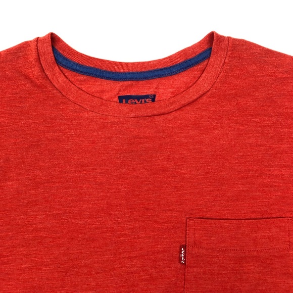 Levi’s red tee shirt w/ front left pocket - Picture 6 of 7